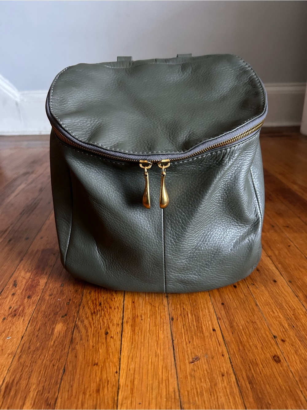 Hobo International River Backpak Pebbled Leather Gray Adjustable